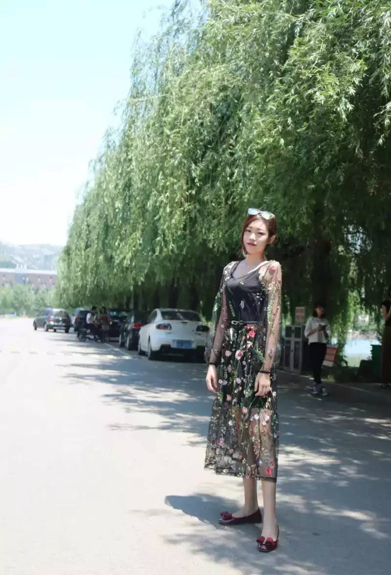 若溪演员，自然美景的轻松探索之旅