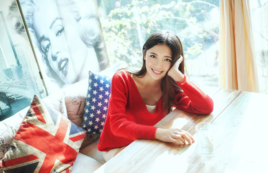 最新美女图，展现温馨日常的美丽瞬间