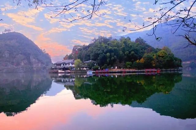 宜良良辰美景房价揭秘，小城房价与家的温馨故事